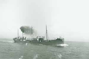 Title Yard no. 727, Twingone. Showing the oil tanker 'Twingone' on trials Date c1902